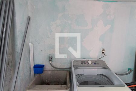 Casa de condomínio à venda com 180m², 4 quartos e 2 vagasÁrea de Serviço