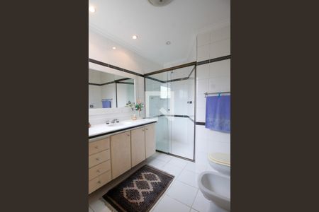 Apartamento à venda com 365m², 4 quartos e 4 vagasBanheiro da Suíte 2