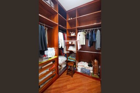 Apartamento à venda com 365m², 4 quartos e 4 vagasCloset da suíte 3