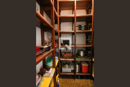 Apartamento à venda com 365m², 4 quartos e 4 vagasDespensa