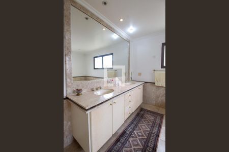 Apartamento à venda com 365m², 4 quartos e 4 vagasBanheiro da Suíte 4