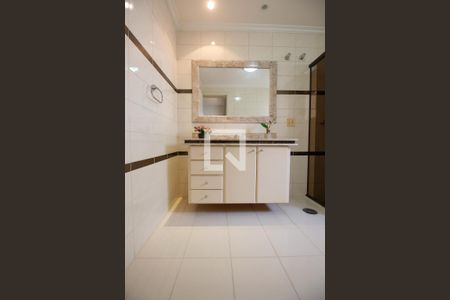 Apartamento à venda com 365m², 4 quartos e 4 vagasBanheiro da Suíte 3