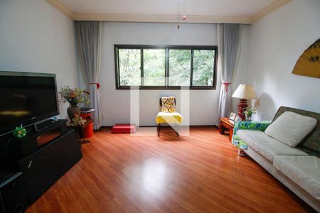 Sala de TV de apartamento à venda com 4 quartos, 365m² em Vila Suzana, São Paulo