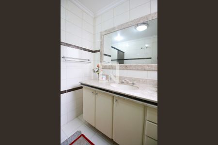 Apartamento à venda com 365m², 4 quartos e 4 vagasBanheiro da Suíte 1