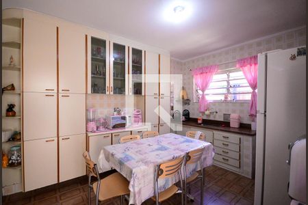 Casa à venda com 172m², 3 quartos e 2 vagasCozinha