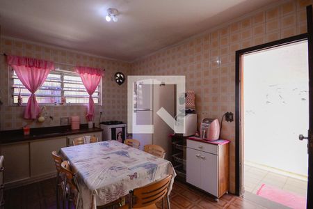 Casa à venda com 172m², 3 quartos e 2 vagasCozinha