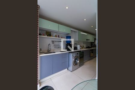 Apartamento à venda com 74m², 2 quartos e 2 vagasÁrea de Serviço