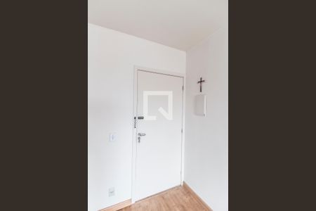 Entrada de apartamento para alugar com 2 quartos, 48m² em Vila Silviania, Carapicuíba