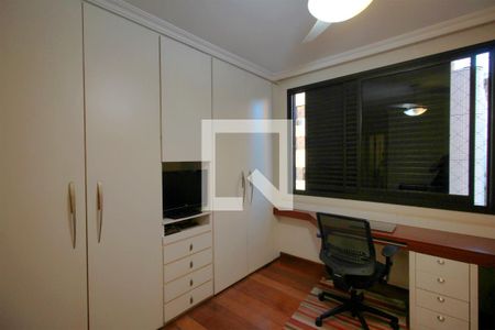 Apartamento à venda com 203m², 4 quartos e 3 vagasSuite 2