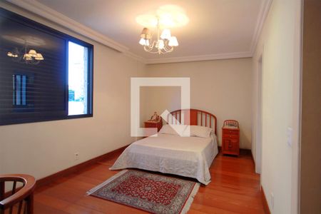 Apartamento à venda com 203m², 4 quartos e 3 vagasSuite 1