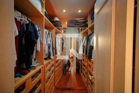 Apartamento à venda com 203m², 4 quartos e 3 vagasCloset da Suite 1