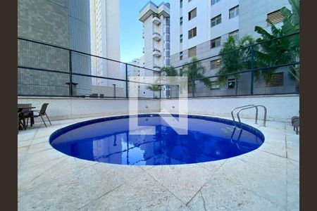 Apartamento à venda com 203m², 4 quartos e 3 vagasÁrea comum - Piscina