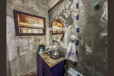 Casa à venda com 100m², 1 quarto e sem vaga Casa à venda com 100m², 1 quarto e sem vagaBanheiro