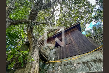 Casa à venda com 100m², 1 quarto e sem vaga Casa à venda com 100m², 1 quarto e sem vagaFachada