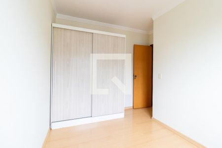 Quarto 2 de apartamento para alugar com 2 quartos, 70m² em Hauer, Curitiba