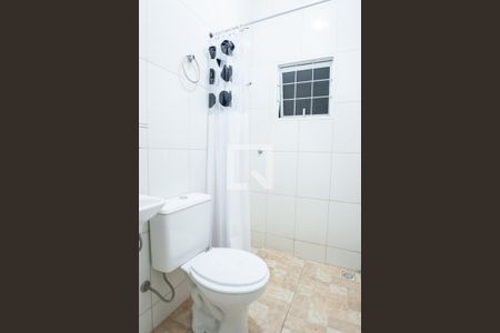 banheiro de kitnet/studio para alugar com 1 quarto, 30m² em Aparecida, Belo Horizonte