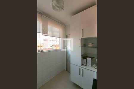 Apartamento à venda com 180m², 3 quartos e 2 vagas Apartamento à venda com 180m², 3 quartos e 2 vagasÁrea de Serviço