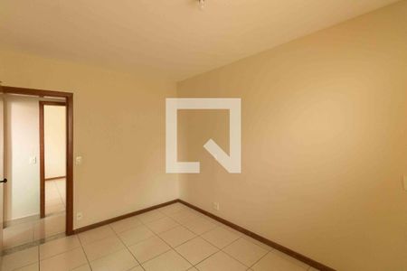 Apartamento à venda com 180m², 3 quartos e 2 vagas Apartamento à venda com 180m², 3 quartos e 2 vagasQuarto 2 Suite 1