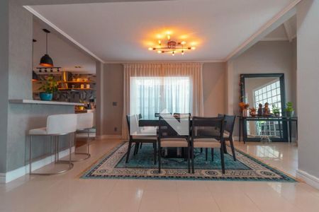 Casa à venda com 3 quartos, 450m² em Camboinhas, Niterói