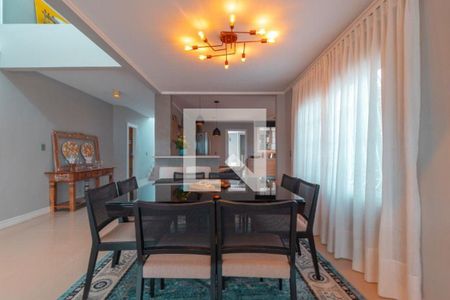 Casa à venda com 3 quartos, 450m² em Camboinhas, Niterói