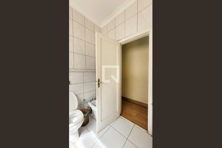 Casa à venda com 350m², 5 quartos e 3 vagas Casa à venda com 350m², 5 quartos e 3 vagasBanheiro Social