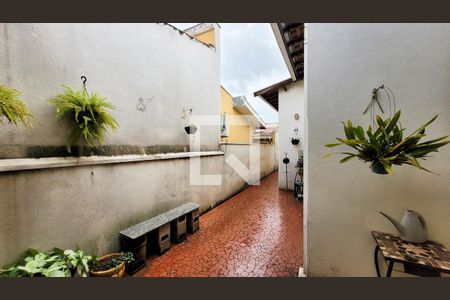 Casa à venda com 350m², 5 quartos e 3 vagas Casa à venda com 350m², 5 quartos e 3 vagasQuintal