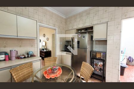 Casa à venda com 350m², 5 quartos e 3 vagas Casa à venda com 350m², 5 quartos e 3 vagasCozinha