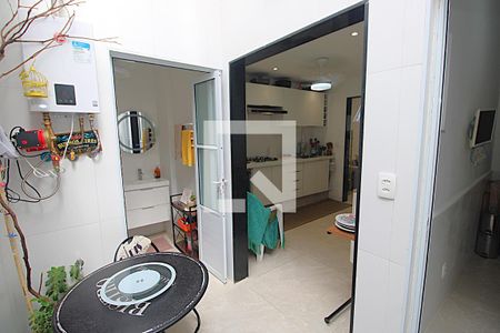Casa à venda com 84m², 3 quartos e 1 vagaÁrea comum
