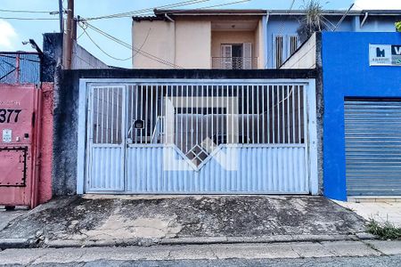 Casa à venda com 120m², 2 quartos e 2 vagasFachada