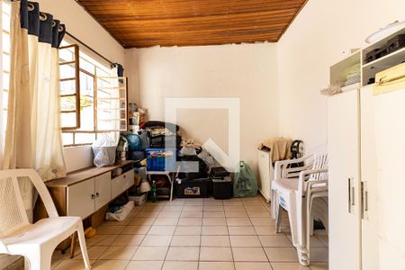 Casa à venda com 120m², 2 quartos e 2 vagasQuarto de Serviço