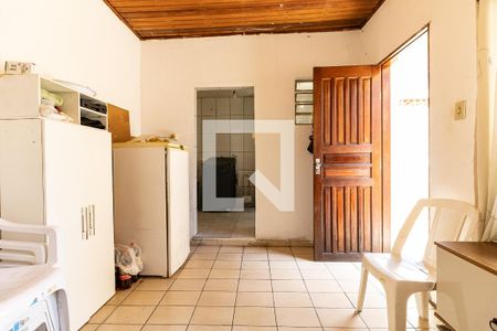 Casa à venda com 120m², 2 quartos e 2 vagasQuarto de Serviço