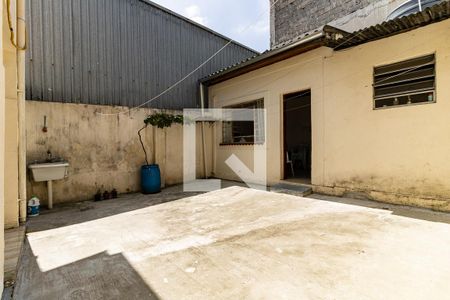 Casa à venda com 120m², 2 quartos e 2 vagasQuintal