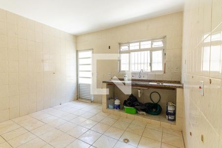 Casa à venda com 166m², 2 quartos e 2 vagas Casa à venda com 166m², 2 quartos e 2 vagasCozinha