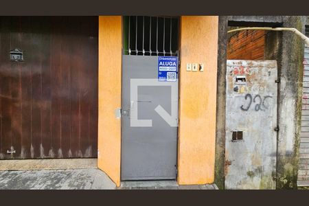 Fachada de casa para alugar com 1 quarto, 35m² em Vila Nhocuné, São Paulo