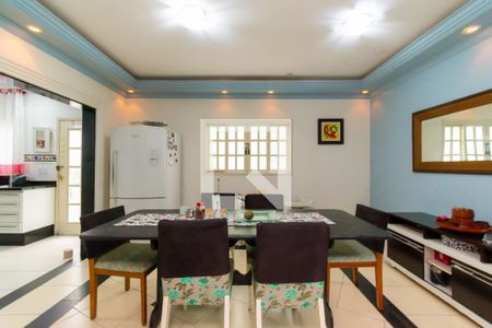 Casa para alugar com 500m², 4 quartos e 6 vagas Casa para alugar com 500m², 4 quartos e 6 vagasCopa