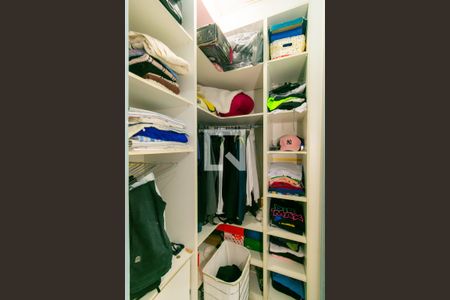 Casa para alugar com 500m², 4 quartos e 6 vagas Casa para alugar com 500m², 4 quartos e 6 vagasSuíte 1 - Closet