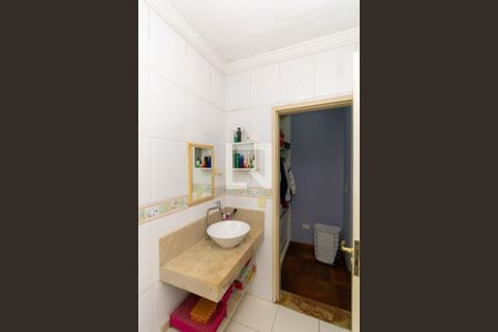 Casa para alugar com 500m², 4 quartos e 6 vagas Casa para alugar com 500m², 4 quartos e 6 vagasBanheiro da Suíte 2