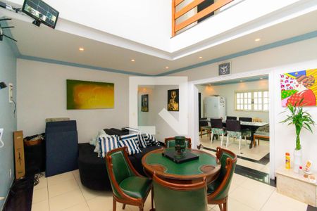 Casa para alugar com 500m², 4 quartos e 6 vagas Casa para alugar com 500m², 4 quartos e 6 vagasSala