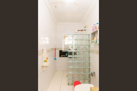 Casa para alugar com 500m², 4 quartos e 6 vagas Casa para alugar com 500m², 4 quartos e 6 vagasBanheiro da Suíte 2