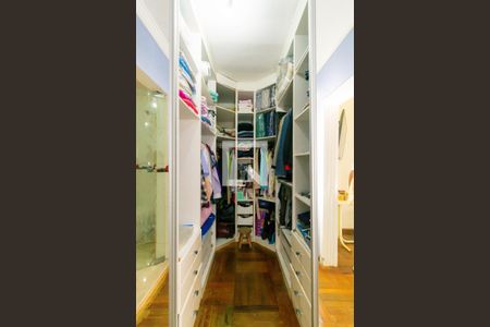 Casa para alugar com 500m², 4 quartos e 6 vagas Casa para alugar com 500m², 4 quartos e 6 vagasSuíte 3 - Closet