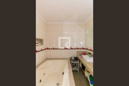 Casa para alugar com 500m², 4 quartos e 6 vagas Casa para alugar com 500m², 4 quartos e 6 vagasBanheiro da Suíte 3