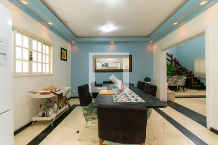 Casa para alugar com 500m², 4 quartos e 6 vagas Casa para alugar com 500m², 4 quartos e 6 vagasCopa