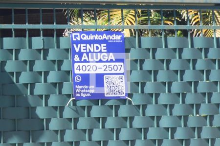 Plaquinha de casa à venda com 4 quartos, 180m² em Ipanema, Porto Alegre