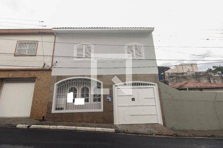Casa à venda com 118m², 3 quartos e 2 vagasFachada 