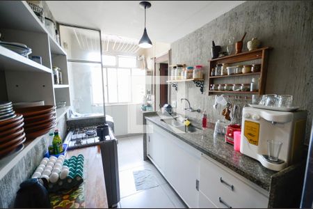 Apartamento à venda com 192m², 4 quartos e 2 vagasCozinha