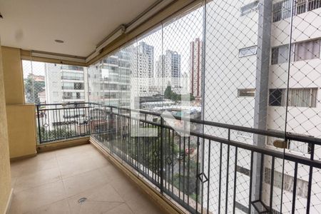 Apartamento à venda com 135m², 3 quartos e 3 vagas Apartamento à venda com 135m², 3 quartos e 3 vagasVaranda gourmet