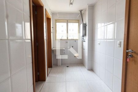 Apartamento à venda com 135m², 3 quartos e 3 vagas Apartamento à venda com 135m², 3 quartos e 3 vagasÁrea de serviço