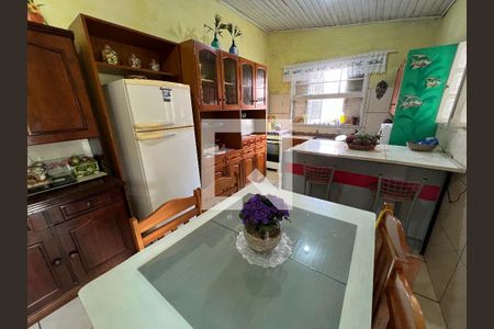 Casa à venda com 160m², 4 quartos e 3 vagas Casa à venda com 160m², 4 quartos e 3 vagasCozinha