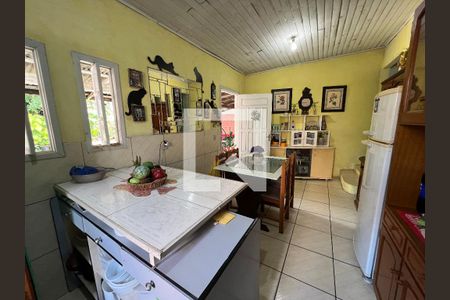 Casa à venda com 160m², 4 quartos e 3 vagas Casa à venda com 160m², 4 quartos e 3 vagasCozinha