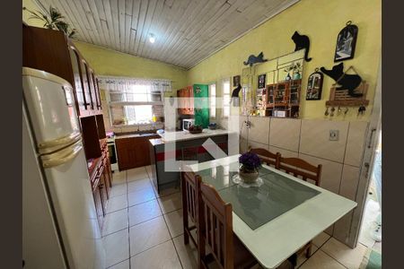 Casa à venda com 160m², 4 quartos e 3 vagas Casa à venda com 160m², 4 quartos e 3 vagasCozinha